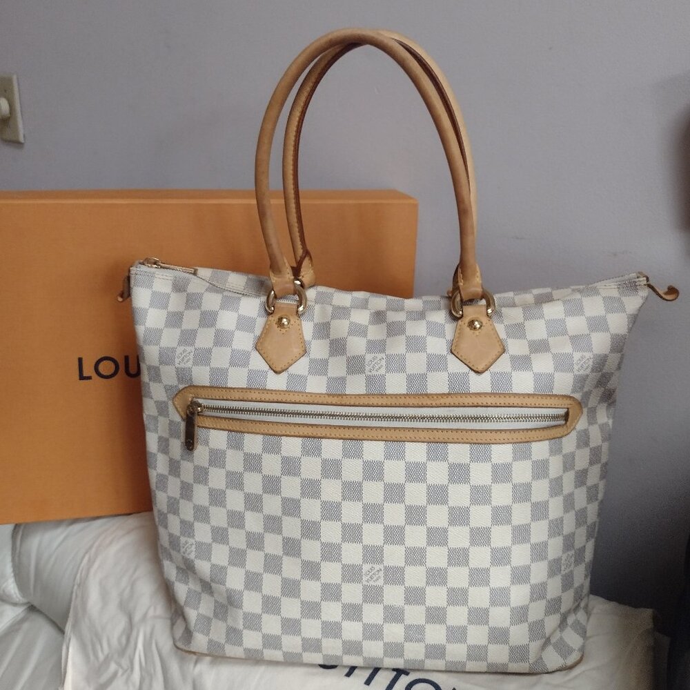 💯% authentic Louis Vuitton Saleya GM in da